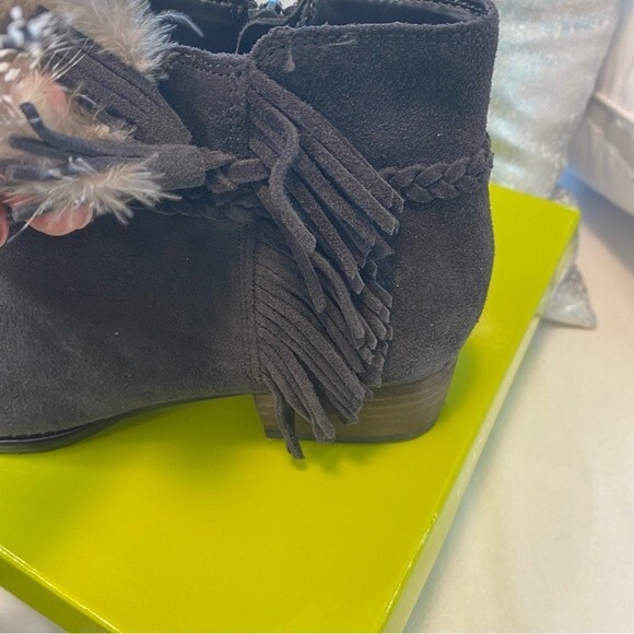 NWT Gianni Bini Charcoal Gray Suede Feather Detail Ankle Boots Rorrie Size 7M - Picture 7 of 15